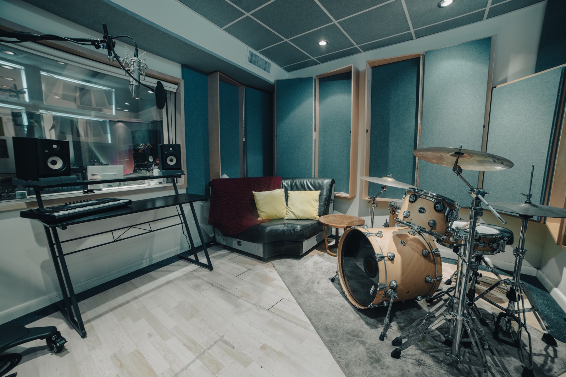 Live tracking room